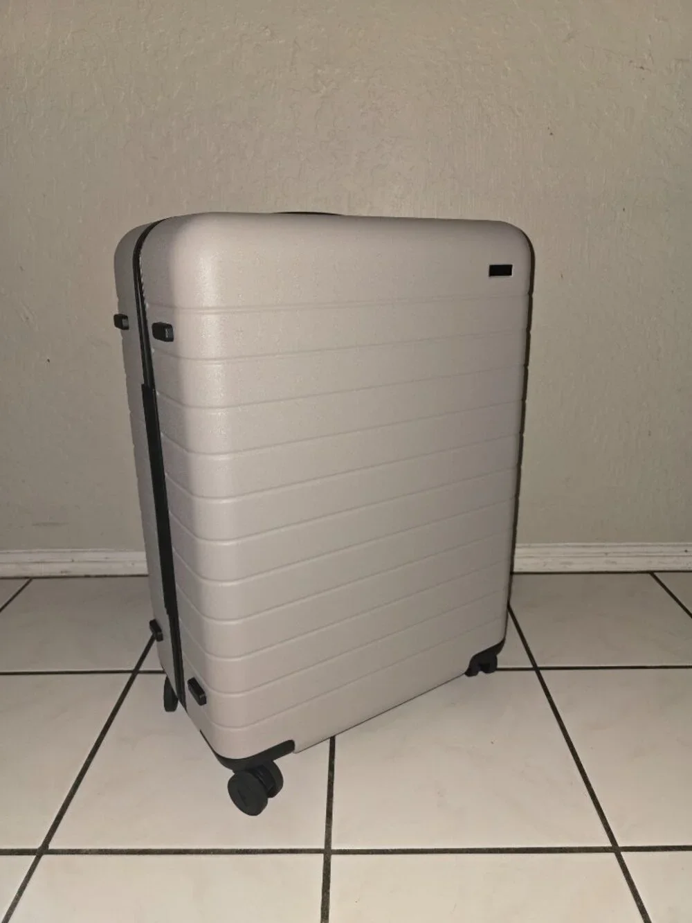 Away Medium Checked Luggage Hard Shell Suitcase with Spinner Wheels CLOUD GRAY